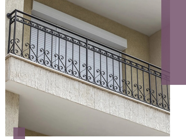 Балконные ограждения из металла и стекла в Щербинке для домов